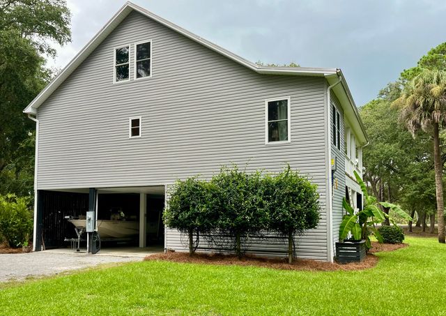 861 Edding Creek Drive, Edisto Island, SC 29438