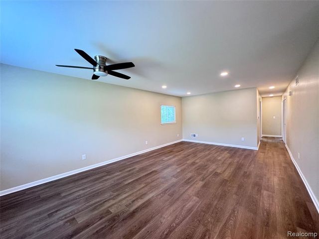 21104 Inkster Road, Southfield, MI 48033