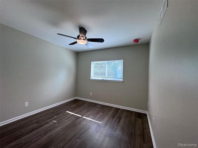 21104 Inkster Road, Southfield, MI 48033