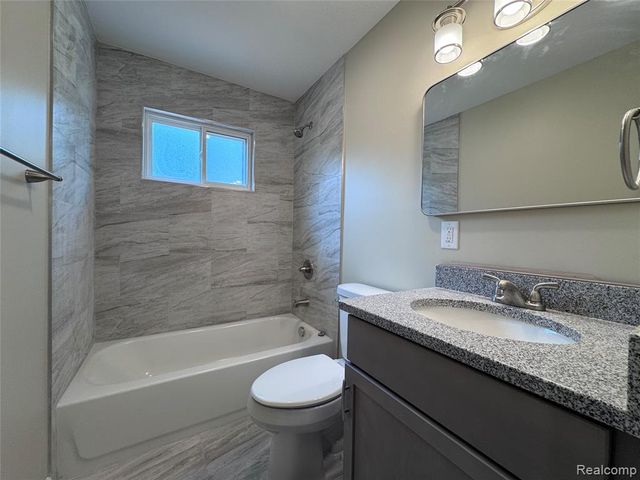 21104 Inkster Road, Southfield, MI 48033