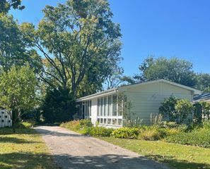 444 E Schiller Street, Elmhurst, IL 60126