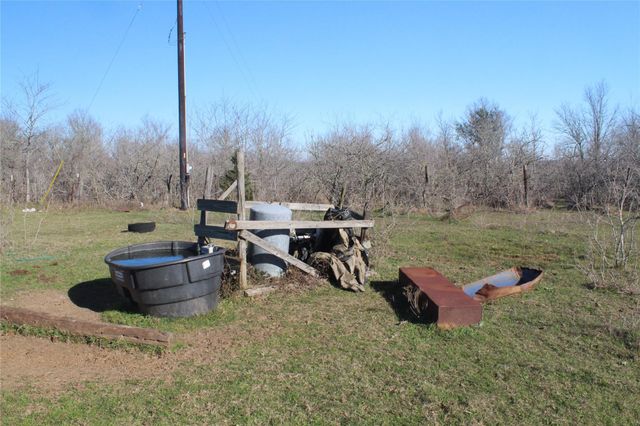 1223 County Road 429, Dime Box, TX 77853