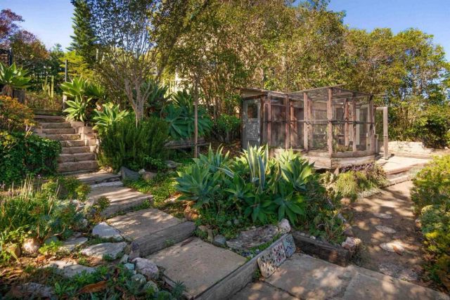 1715 Montgomery Drive, Vista, CA 92084