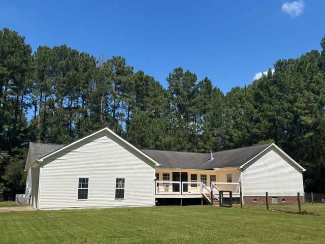 121 Scotts Pond Trail, Moncks Corner, SC 29461