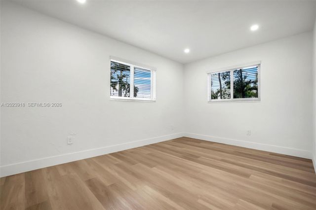 7971 NW 179th St, Hialeah, FL 33015