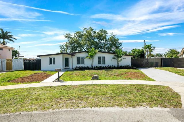 7971 NW 179th St, Hialeah, FL 33015