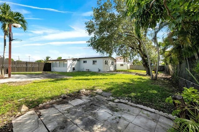 7971 NW 179th St, Hialeah, FL 33015