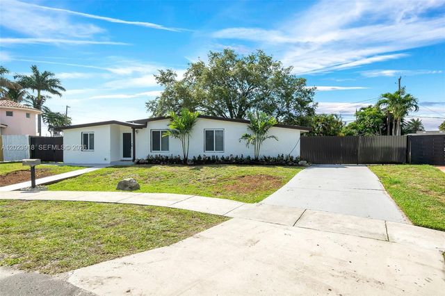 7971 NW 179th St, Hialeah, FL 33015