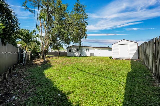 7971 NW 179th St, Hialeah, FL 33015