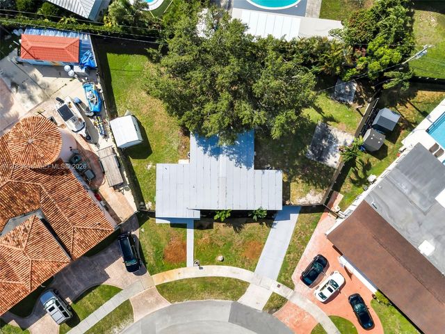 7971 NW 179th St, Hialeah, FL 33015