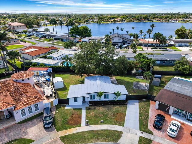7971 NW 179th St, Hialeah, FL 33015