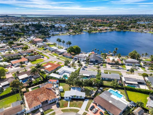 7971 NW 179th St, Hialeah, FL 33015