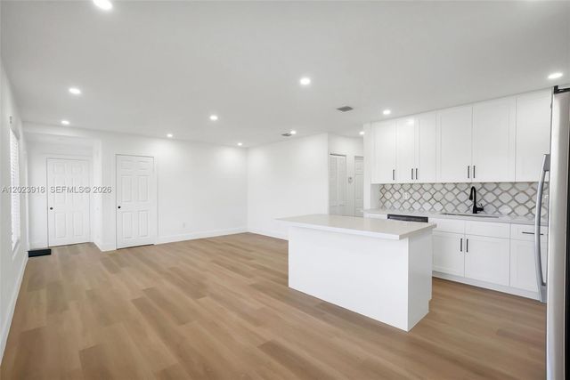 7971 NW 179th St, Hialeah, FL 33015