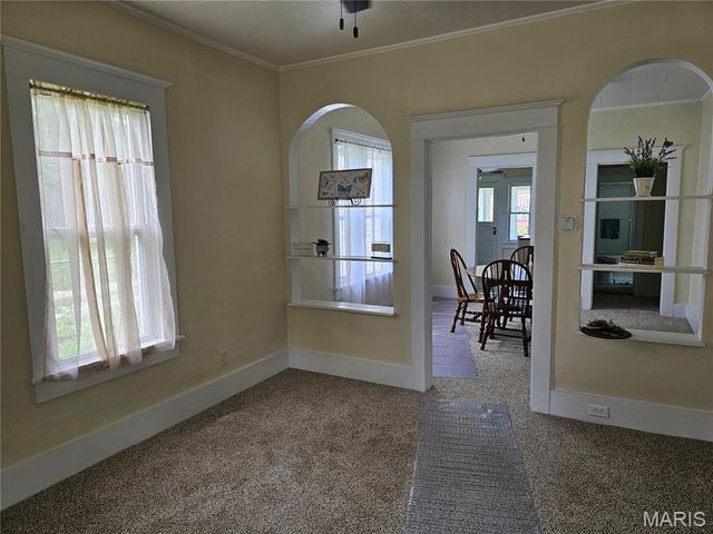 136 N Hamilton Street, Hillsboro, IL 62049