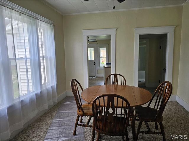 136 N Hamilton Street, Hillsboro, IL 62049