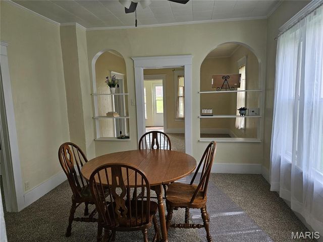 136 N Hamilton Street, Hillsboro, IL 62049