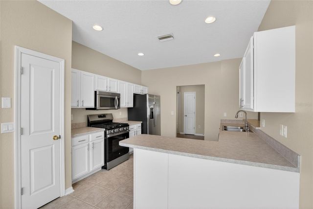 5714 HAWKGROVE PLACE, Lithia, FL 33547