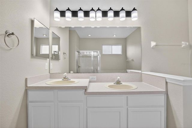 5714 HAWKGROVE PLACE, Lithia, FL 33547