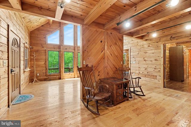 6386 CHAMBERSBURG RD, Fayetteville, PA 17222