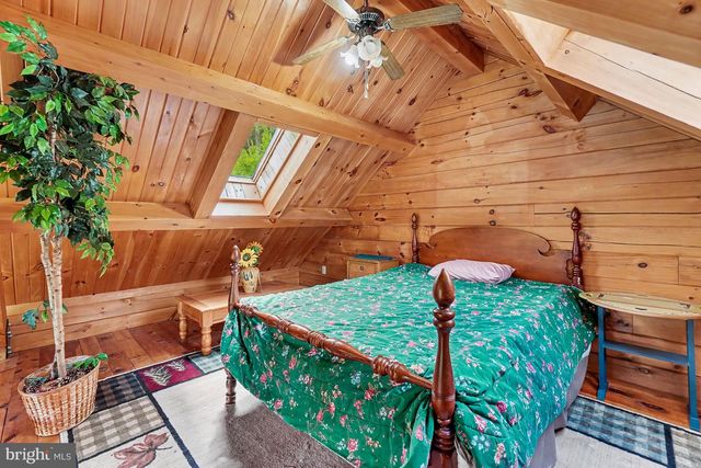 6386 CHAMBERSBURG RD, Fayetteville, PA 17222