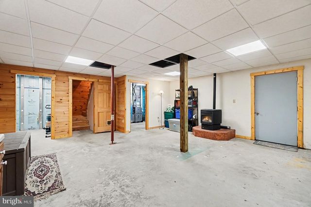 6386 CHAMBERSBURG RD, Fayetteville, PA 17222