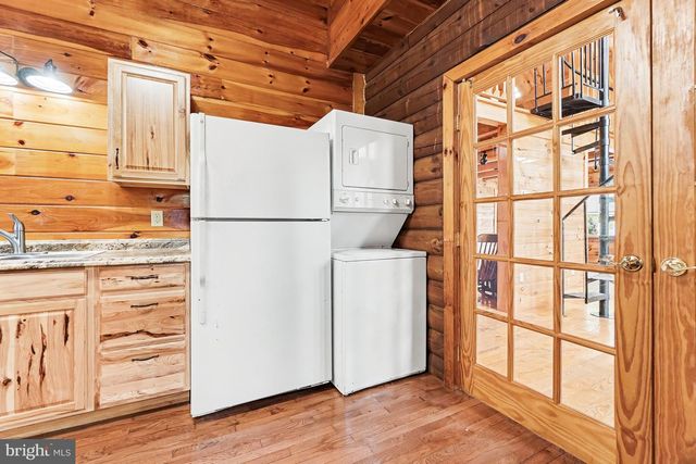 6386 CHAMBERSBURG RD, Fayetteville, PA 17222