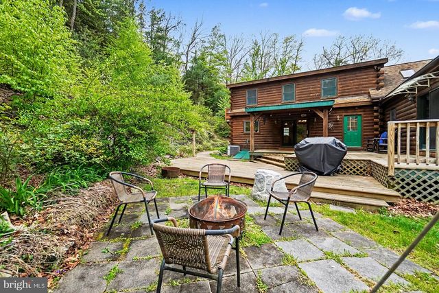 6386 CHAMBERSBURG RD, Fayetteville, PA 17222