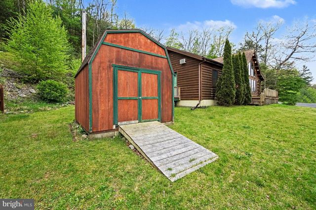 6386 CHAMBERSBURG RD, Fayetteville, PA 17222