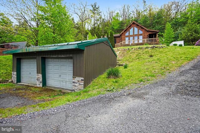 6386 CHAMBERSBURG RD, Fayetteville, PA 17222