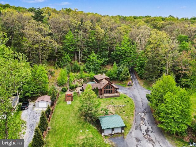 6386 CHAMBERSBURG RD, Fayetteville, PA 17222