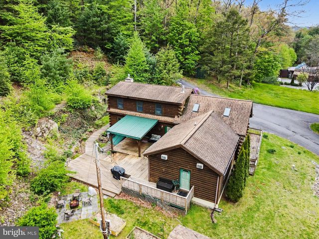 6386 CHAMBERSBURG RD, Fayetteville, PA 17222