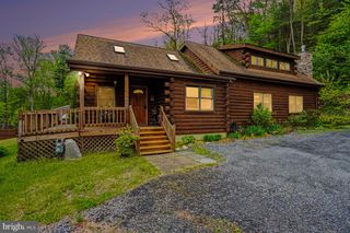 6386 CHAMBERSBURG RD, Fayetteville, PA 17222
