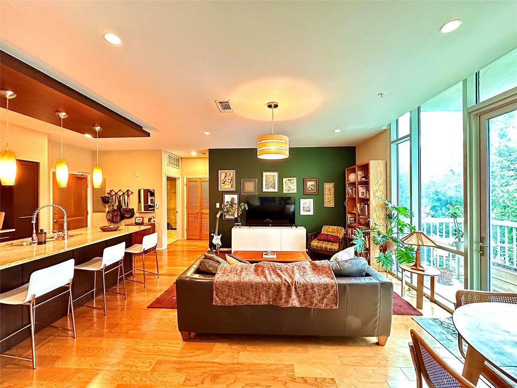 1600 Barton Springs RD 2207, Austin, TX 78704