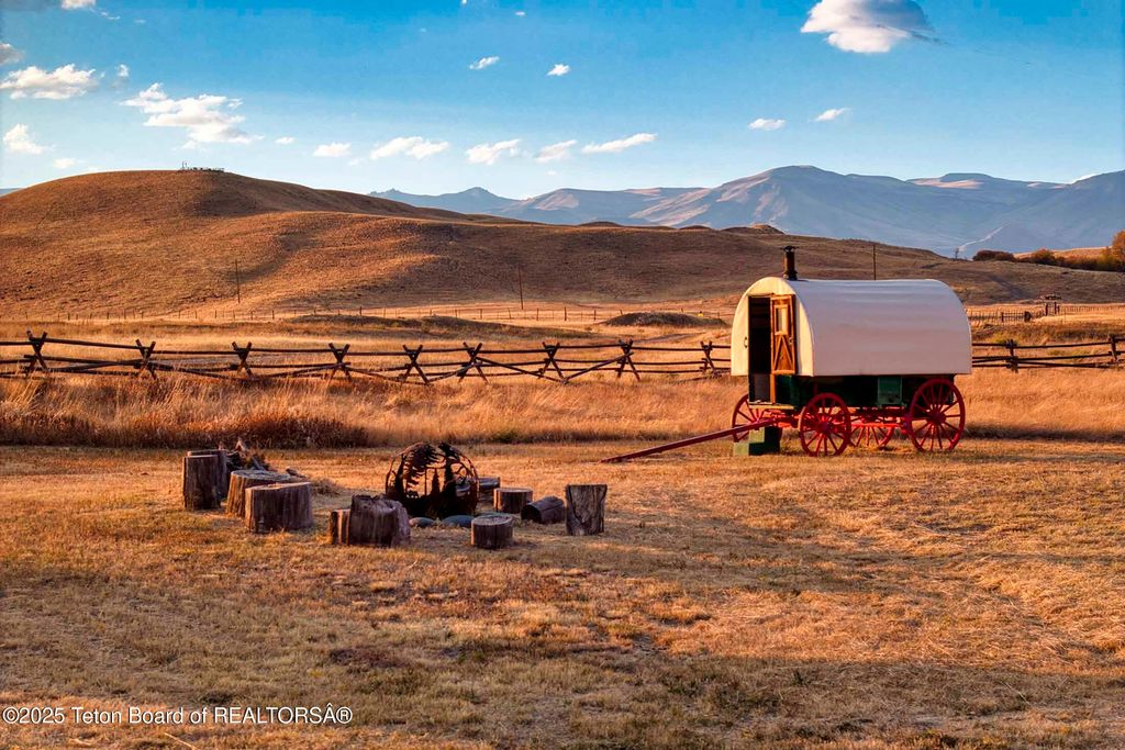 20A RD 5RU, Meeteetse, WY 82433