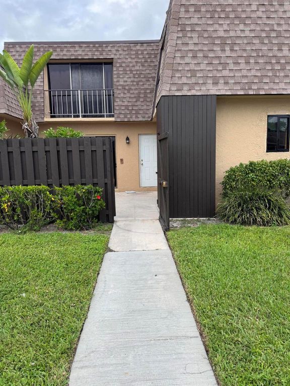 4101 Waterview Circle 41-A, Palm Springs, FL 33461