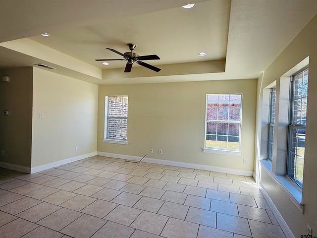 203 Reynolds St, Pittsburg, TX 75686