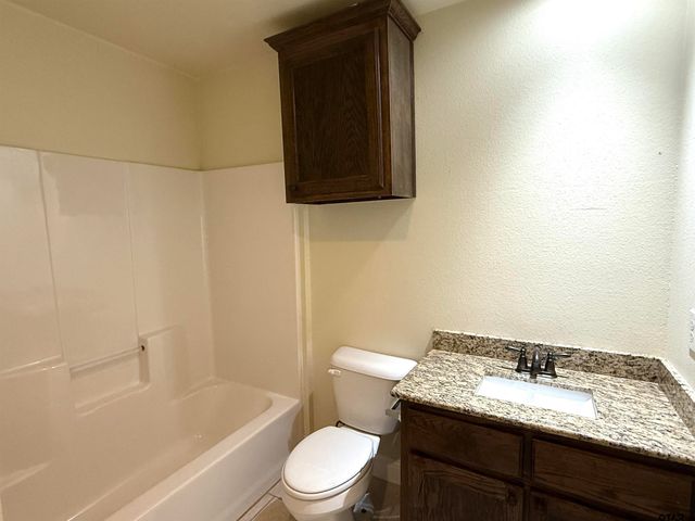 203 Reynolds St, Pittsburg, TX 75686