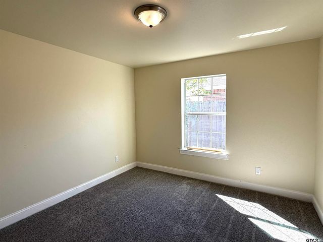 203 Reynolds St, Pittsburg, TX 75686