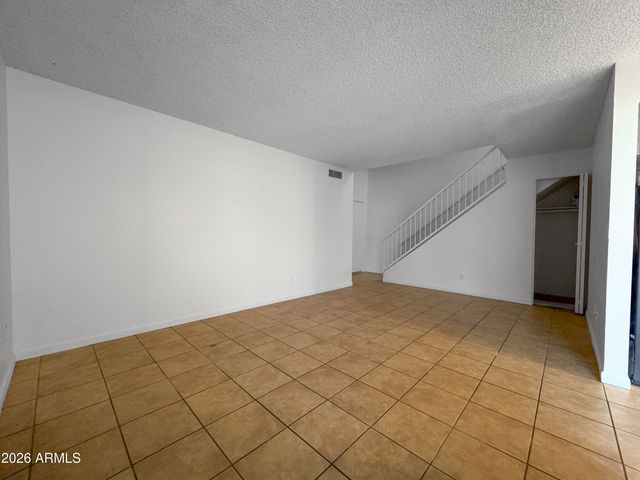 3202 W LOMA Lane 2, Phoenix, AZ 85051