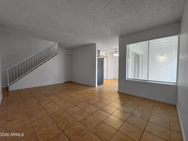 3202 W LOMA Lane 2, Phoenix, AZ 85051