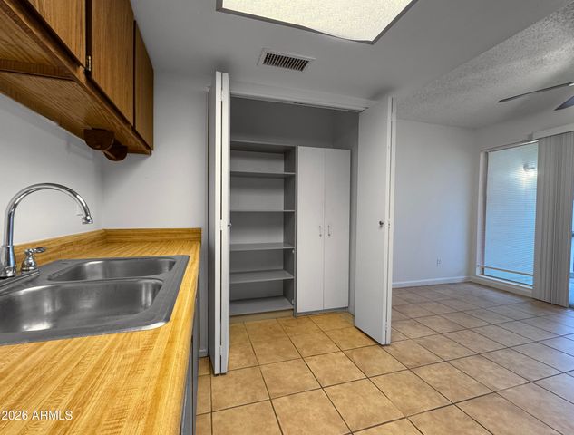 3202 W LOMA Lane 2, Phoenix, AZ 85051