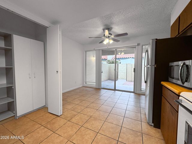 3202 W LOMA Lane 2, Phoenix, AZ 85051