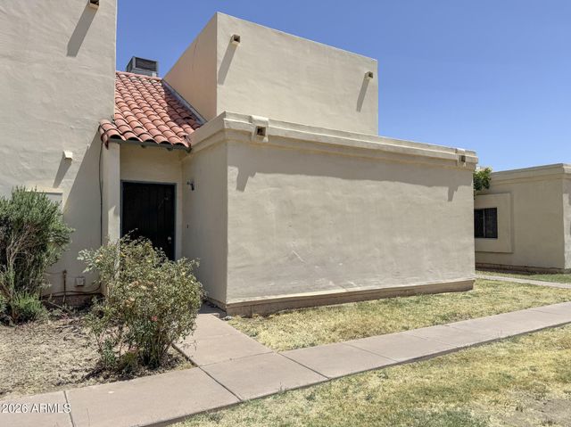 3202 W LOMA Lane 2, Phoenix, AZ 85051
