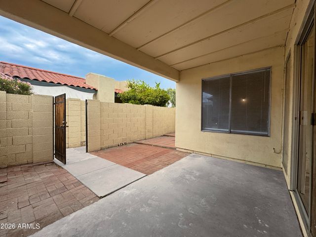 3202 W LOMA Lane 2, Phoenix, AZ 85051