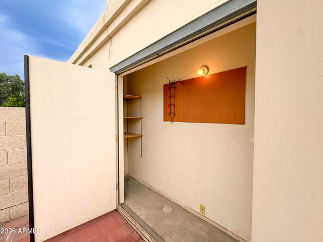 3202 W LOMA Lane 2, Phoenix, AZ 85051