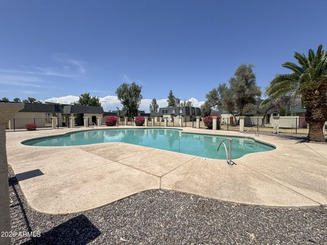 3202 W LOMA Lane 2, Phoenix, AZ 85051