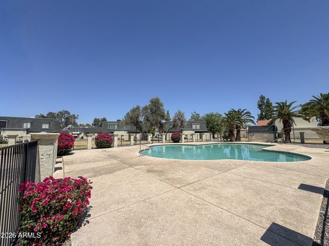 3202 W LOMA Lane 2, Phoenix, AZ 85051