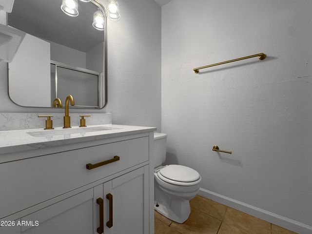 3202 W LOMA Lane 2, Phoenix, AZ 85051