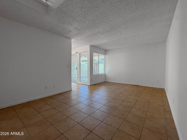 3202 W LOMA Lane 2, Phoenix, AZ 85051