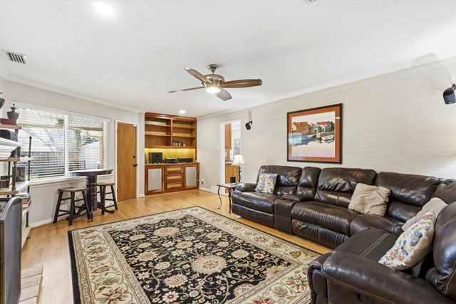 6256 Saratoga Circle, Dallas, TX 75214